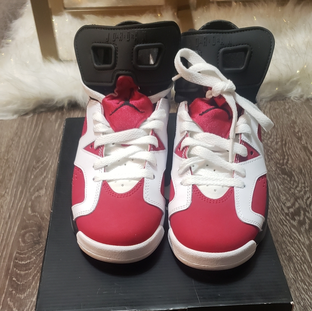 Jordan Retro 6s carmine size 5 big kids